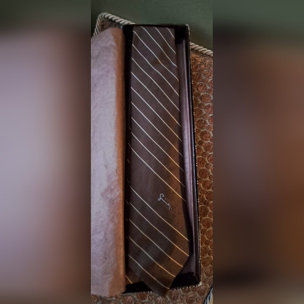Givenchy Gentlemen Paris tie